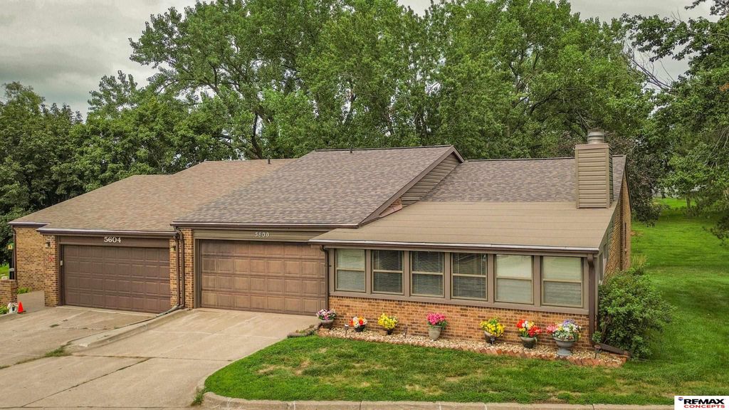 5600 Cloudburst Lane, Lincoln, NE 68521