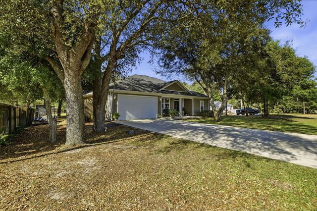 8282 Calle Mio Street, Navarre, FL 32566