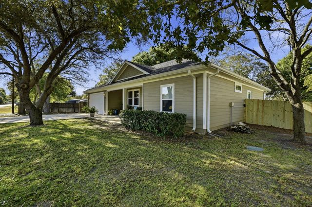 8282 Calle Mio Street, Navarre, FL 32566
