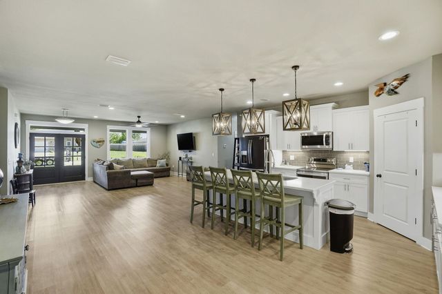 8282 Calle Mio Street, Navarre, FL 32566