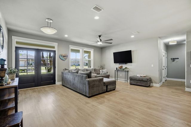 8282 Calle Mio Street, Navarre, FL 32566