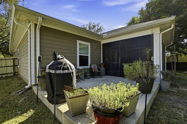 8282 Calle Mio Street, Navarre, FL 32566
