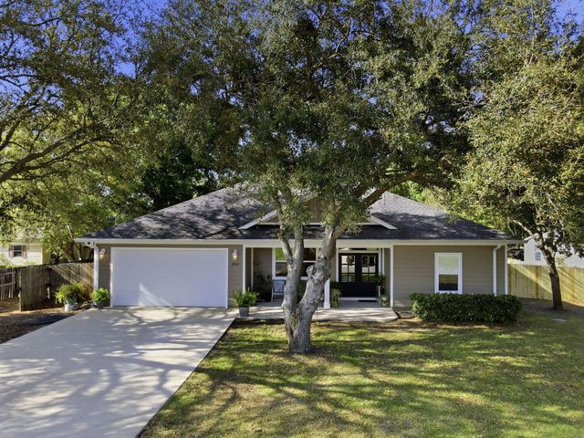 8282 Calle Mio Street, Navarre, FL 32566