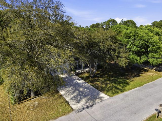 8282 Calle Mio Street, Navarre, FL 32566