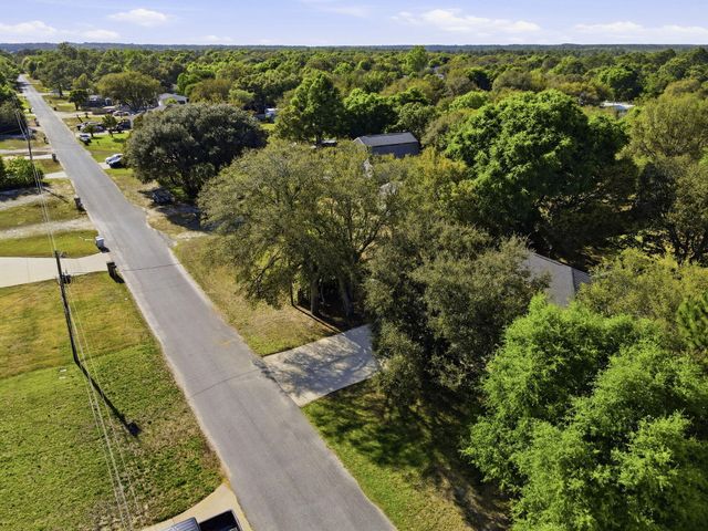 8282 Calle Mio Street, Navarre, FL 32566
