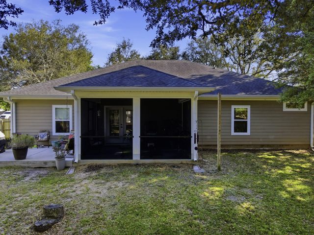 8282 Calle Mio Street, Navarre, FL 32566
