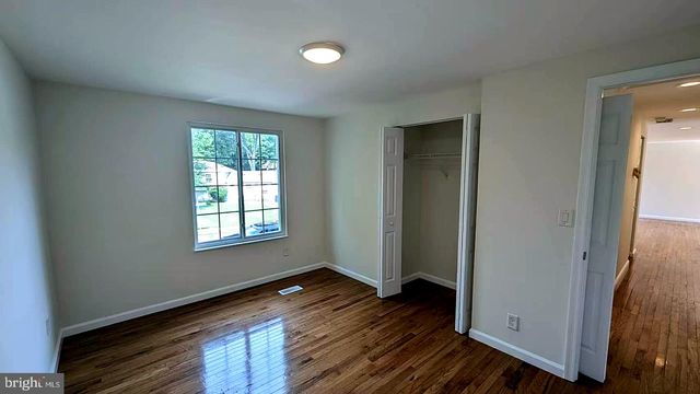 2929 ASHDOWN FOREST DR, Herndon, VA 20171
