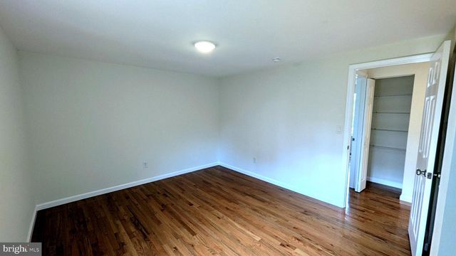 2929 ASHDOWN FOREST DR, Herndon, VA 20171