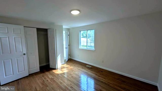 2929 ASHDOWN FOREST DR, Herndon, VA 20171