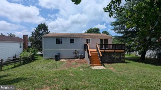 2929 ASHDOWN FOREST DR, Herndon, VA 20171