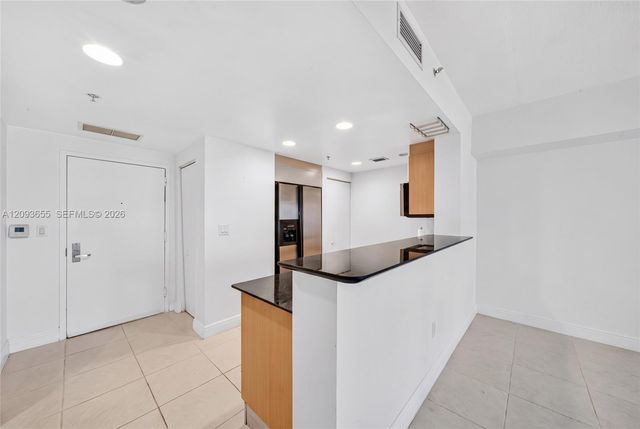 325 S Biscayne Boulevard 2320, Miami, FL 33131