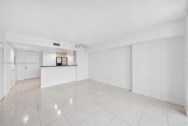 325 S Biscayne Boulevard 2320, Miami, FL 33131