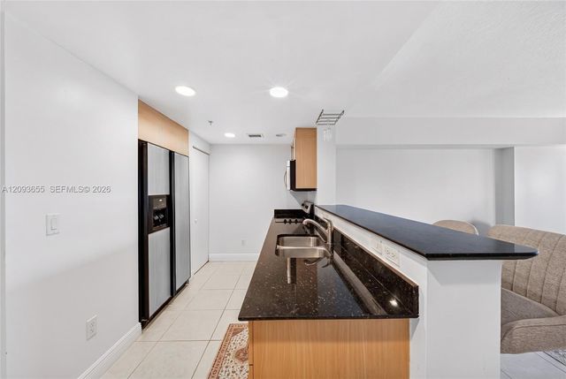 325 S Biscayne Boulevard 2320, Miami, FL 33131