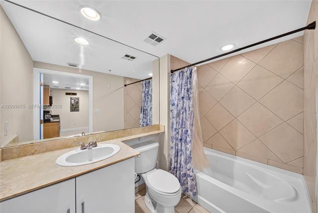 325 S Biscayne Boulevard 2320, Miami, FL 33131