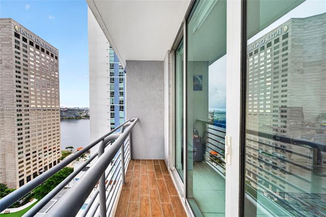 325 S Biscayne Boulevard 2320, Miami, FL 33131