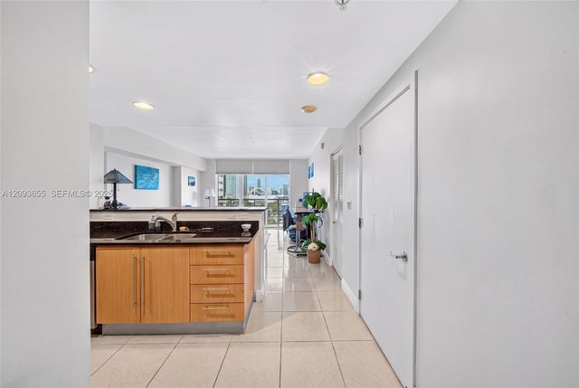 325 S Biscayne Boulevard 2320, Miami, FL 33131