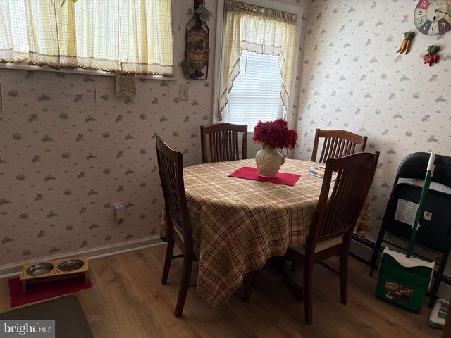 15 S FORKLANDING RD, Maple Shade, NJ 08052