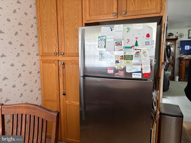 15 S FORKLANDING RD, Maple Shade, NJ 08052