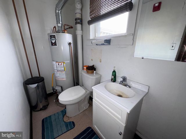 15 S FORKLANDING RD, Maple Shade, NJ 08052