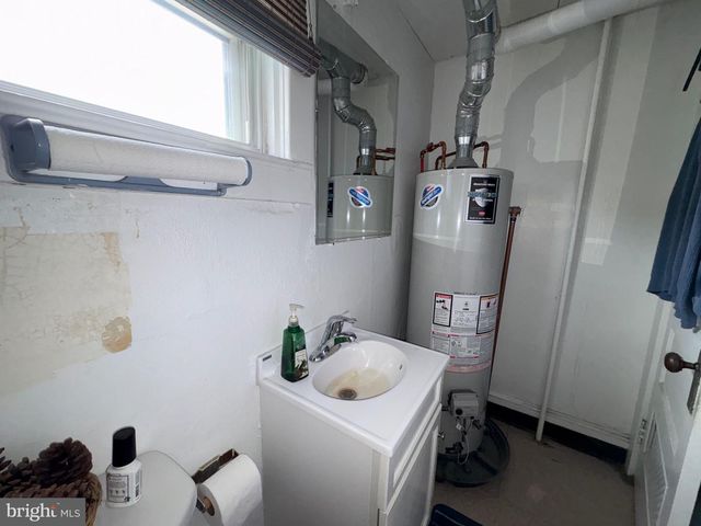 15 S FORKLANDING RD, Maple Shade, NJ 08052