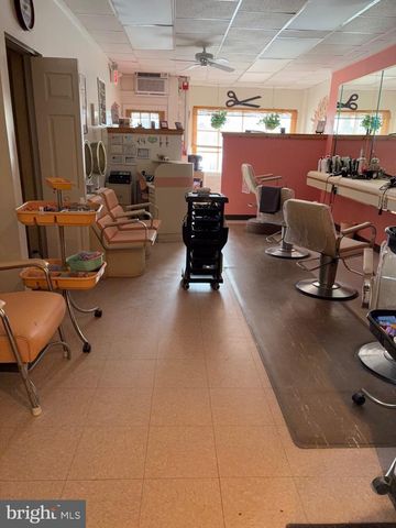 15 S FORKLANDING RD, Maple Shade, NJ 08052