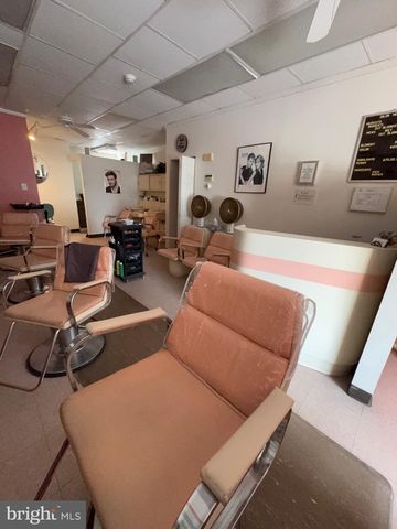 15 S FORKLANDING RD, Maple Shade, NJ 08052