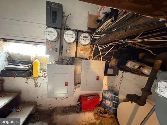 15 S FORKLANDING RD, Maple Shade, NJ 08052