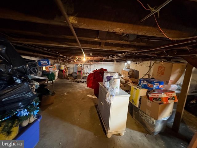 15 S FORKLANDING RD, Maple Shade, NJ 08052