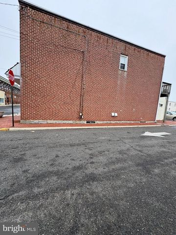 15 S FORKLANDING RD, Maple Shade, NJ 08052