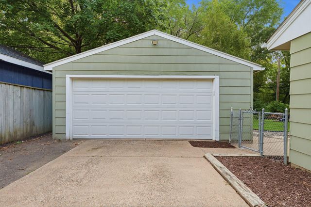 4057 Gisella Boulevard, White Bear Lake, MN 55110