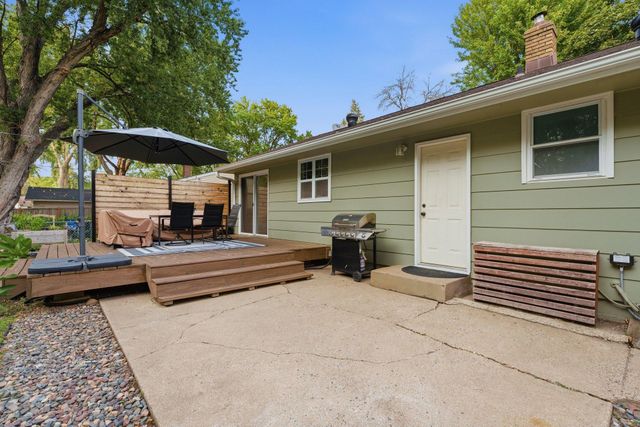 4057 Gisella Boulevard, White Bear Lake, MN 55110