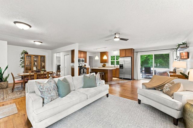 4057 Gisella Boulevard, White Bear Lake, MN 55110