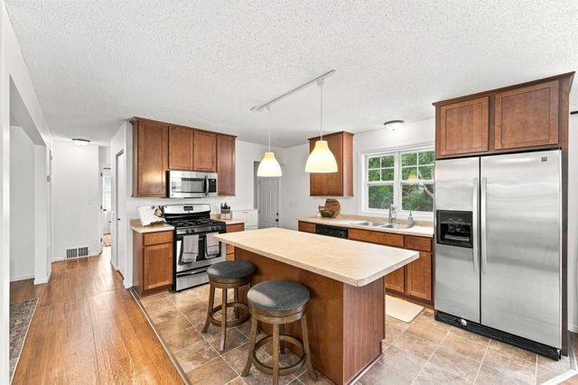 4057 Gisella Boulevard, White Bear Lake, MN 55110