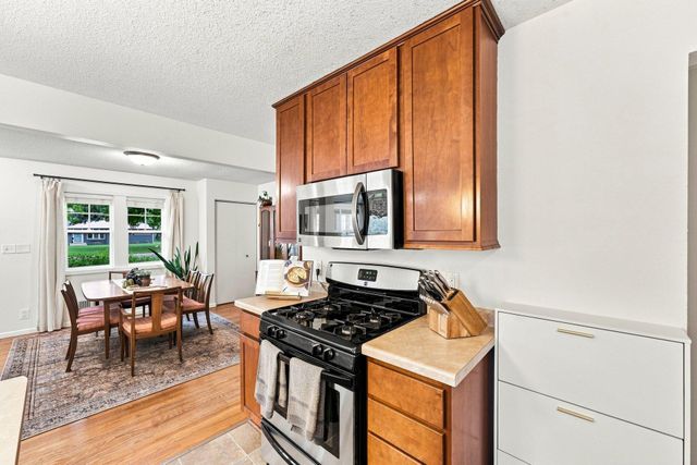 4057 Gisella Boulevard, White Bear Lake, MN 55110