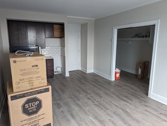 3335 W Diversey Avenue 323, Chicago, IL 60647