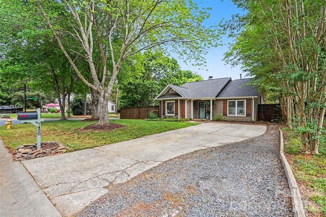 7450 Crestside Lane, Charlotte, NC 28227