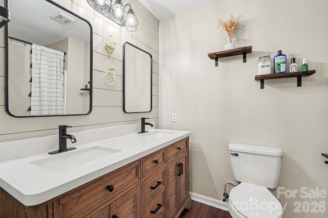 7450 Crestside Lane, Charlotte, NC 28227