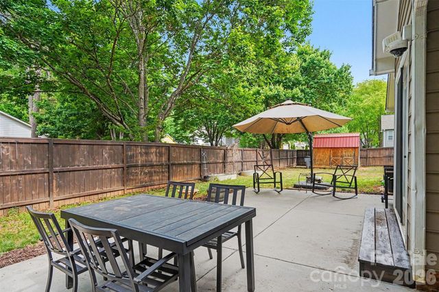 7450 Crestside Lane, Charlotte, NC 28227