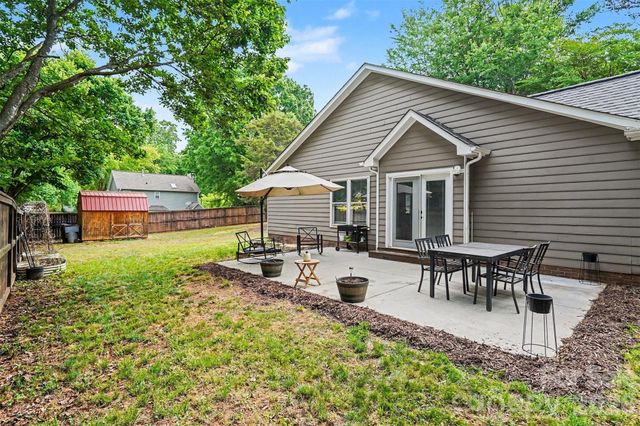 7450 Crestside Lane, Charlotte, NC 28227