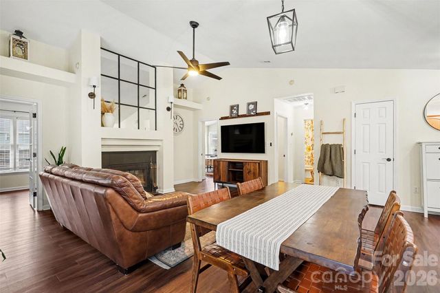 7450 Crestside Lane, Charlotte, NC 28227