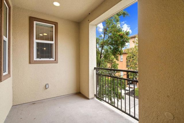 5300 Fioli Loop, San Ramon, CA 94582