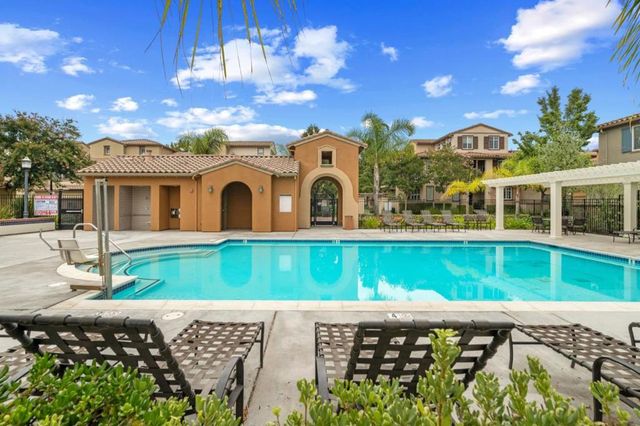 5300 Fioli Loop, San Ramon, CA 94582