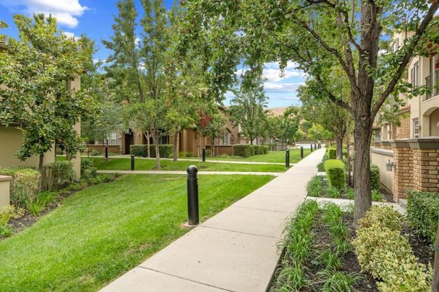 5300 Fioli Loop, San Ramon, CA 94582