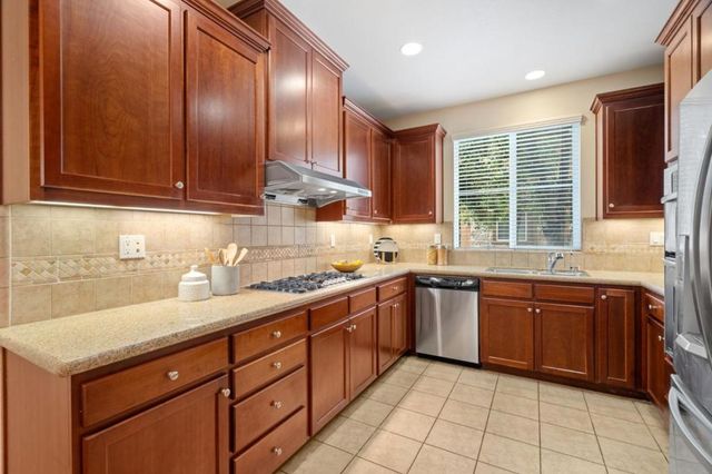 5300 Fioli Loop, San Ramon, CA 94582