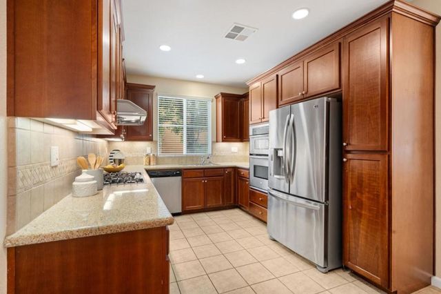 5300 Fioli Loop, San Ramon, CA 94582