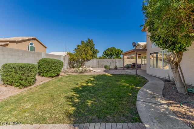 8438 W Paradise Drive, Peoria, AZ 85345