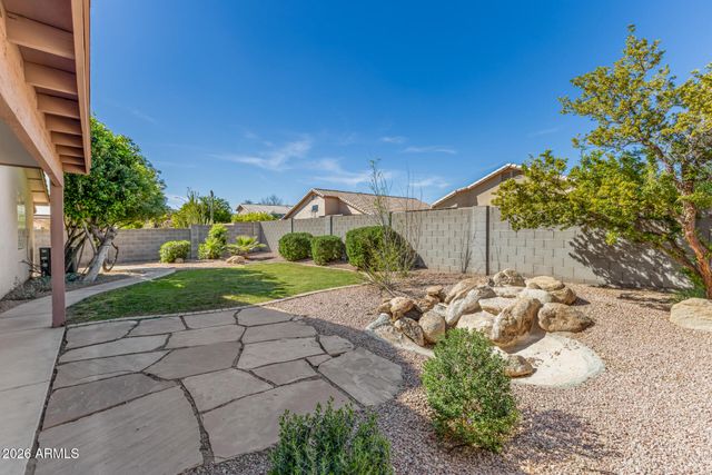 8438 W Paradise Drive, Peoria, AZ 85345