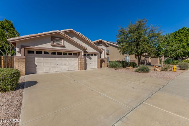 8438 W Paradise Drive, Peoria, AZ 85345