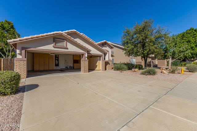 8438 W Paradise Drive, Peoria, AZ 85345