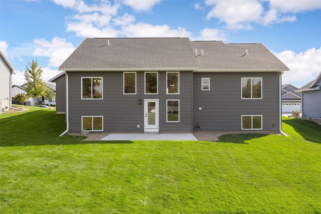 900 Yorkshire Street, North Liberty, IA 52317